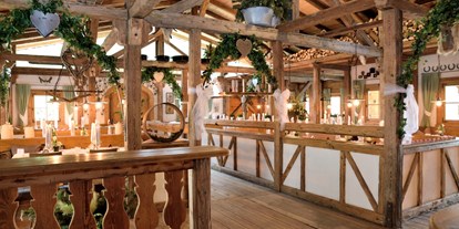 Hochzeit - Art der Location: Restaurant - Schwendt (Schwendt) - WiesnHÜTTE Innenansicht - Feuriger Tatzlwurm