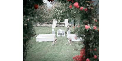 Hochzeit - Geeignet für: Firmenweihnachtsfeier - Kärnten - 2020 Standesamtliche Trauung im Schlossgarten - floral design Cookie's Blumenbinderei - Schloss Greifenburg