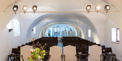 Hochzeit - Candybar: Donutwall - Lackenbach - Der Trauungssaal des Schloss Lackenbach. - Schloss Lackenbach