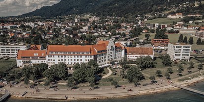 Hochzeit - Art der Location: ausgefallene Location - Ravensburg - Blick auf das Sentido Seehotel Am Kaiserstrand vom Bodensee aus.  - Seehotel am Kaiserstrand