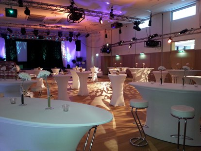 Hochzeit - Sommerhochzeit - Ebreichsdorf - Der große Festsaal bietet Platz für bis zu 500 Hochzeitsgäste. - Bruno