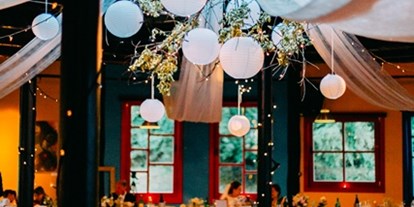 Hochzeit - Geeignet für: Firmenweihnachtsfeier - Kitzladen - Fotografie Rebecca Kuglitsch https://rebeccakuglitsch.com/ - Rogner Bad Blumau