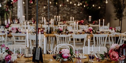 Hochzeit - Art der Location: Restaurant - Viersen - Blumendeko und Tischschmuck für eine unvergessliche Hochzeitsfeier. - Gut Hohenholz