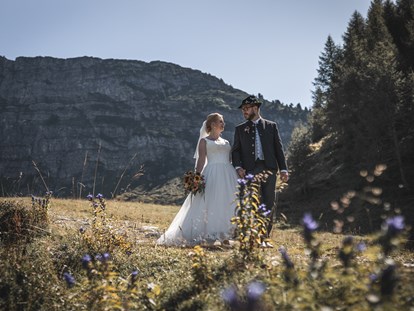 Hochzeit - Hochzeits-Stil: Traditionell - Tirol - Romantikpur auf der Alm, Hochzeit im Grünen. - Berghotel Gerlosstein