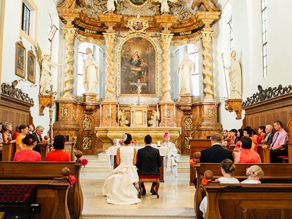 Hochzeit - Hochzeits-Stil: Rustic - Wiener Alpen - Schlosskirche - Hochzeitsschloss Gloggnitz