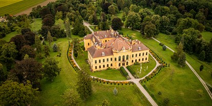 Hochzeit - Art der Location: Schloss - Margarethen am Moos - Luftaufnahme des Schloss Eckartsau vor den Toren Wiens. - Schloss Eckartsau