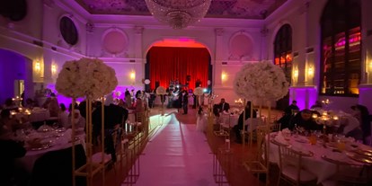 Hochzeit - Hochzeitsessen: 5-Gänge Hochzeitsmenü - Potsdam - Der Ballsaal der Hochzeitslocation 'Ballhaus Pankow' - Ballhaus Pankow