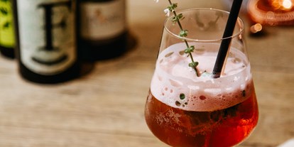 Hochzeit - Art der Location: Eventlocation - Wiesentheid - Weinstall-Sprizz...unser Haus-Cocktail wartet bereits auf euch und eure Hochzeitsgäste. - Gin & Coffee