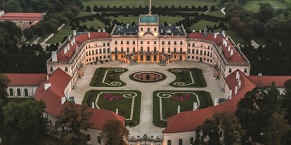 Hochzeit - Umgebung: im Park - Győr-Moson-Sopron - Schloss Esterházy - Fertöd
