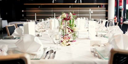 Hochzeit - nächstes Hotel - Treffen (Treffen am Ossiacher See) - Hochzeitstafel im Como - voco Villach