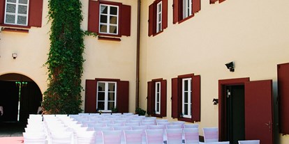 Hochzeit - Art der Location: Eventlocation - Kappel an der Drau - Heiraten auf Gut Drasing in Krumpendorf am Wörthersee, Kärnten.
Foto © henrywelischweddings.com - Gut Drasing