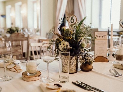 Hochzeit - Art der Location: Restaurant - Köttmannsdorf - Da Ihnen unsere Location exklusiv zur Verfügung steht, sind bei Ihren Wünschen und Ihrer Fantasie auch im Bezug auf die Dekoration keine Grenzen gesetzt.  - Alte Schule