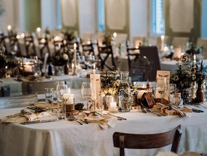 Hochzeit - Art der Location: Restaurant - Kärnten - Romantik bei Kerzenlicht, unser oberstes Gebot für Sie besondere Augenblicke ganz Ihren Vorstellungen entsprechend zu schaffen. - Alte Schule