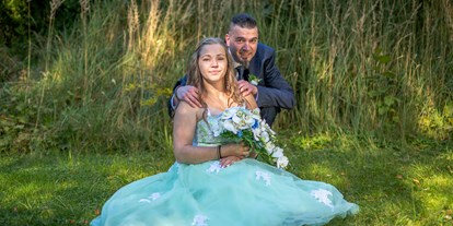 Hochzeit - Hochzeitsessen: mehrgängiges Hochzeitsmenü - Oberösterreich - Fotos im hinteren Garten - ABP Burgers