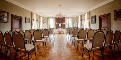 Hochzeit - Art der Location: Schloss - Siegburg - Billardsaal - großes Standesamt - Golf-Club Schloss Miel