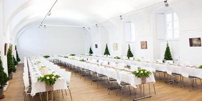 Hochzeit - Preisniveau: günstig - Grafenegg - Hochzeitstafel im Festsaal - Kunsthaus Horn