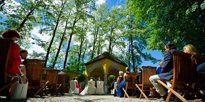 Hochzeit - Art der Location: Eventlocation - Süd & West Steiermark - Heiraten unter freiem Himmel im Schloss Ottersbach in der Steiermark.
Foto © greenlemon.at - Schloss Ottersbach