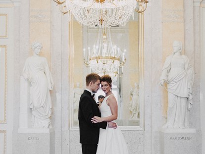 Hochzeit - Art der Location: Schloss - Sieghartskirchen - © Ivory Rose Photography - Albertina