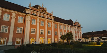 Hochzeit - Art der Location: Schloss - Meersburg - Abendstimmung im Neuen Schloss Meersburg. - Neues Schloss Meersburg