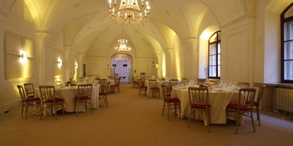 Hochzeit - Umgebung: in einer Stadt - Wien Landstraße - Oratorium - Österreichische Nationalbibliothek