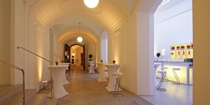 Hochzeit - Umgebung: in einer Stadt - Wien Penzing - Gang und Lounge - Österreichische Nationalbibliothek