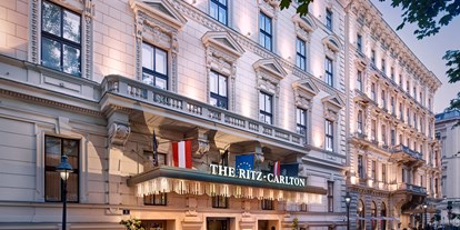 Hochzeit - Art der Location: Restaurant - Wien Penzing - Außenansicht - Haupteingang - The Ritz-Carlton, Vienna