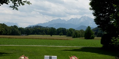 Hochzeit - Art der Location: Villa - Faistenau - Die Standesamtliche Trauung im wunderschönen Park - Gwandhaus