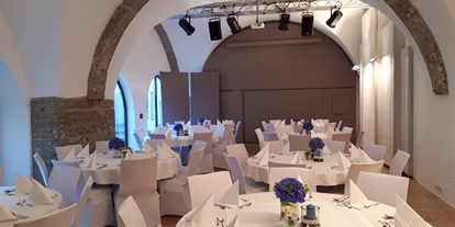 Hochzeit - externes Catering - Salzburg-Stadt (Salzburg) - Hochzeitsfeier im Burgsaal - Burg Golling