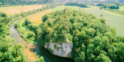 Hochzeit - Umgebung: am Fluss - Region Schwaben - Steinwiese am Donauufer des Fürstlichen Park Inzigkofen