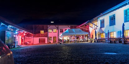 Hochzeit - Art der Location: Bauernhof/Landhaus - Beleuchtung bei Nacht - Hochzeitslocation Lamplstätt - 3 Tage feiern ohne Sperrstunde