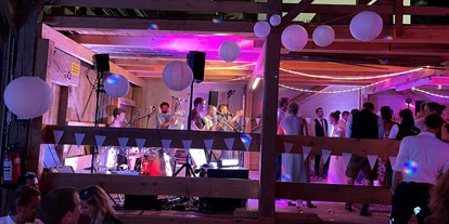 Hochzeit - Festzelt - Deutschland - Party in der Scheune - Hochzeitslocation Lamplstätt - 3 Tage feiern ohne Sperrstunde