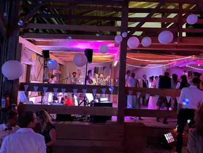 Hochzeit - Umgebung: am Fluss - Party in der Scheune - Hochzeitslocation Lamplstätt - 3 Tage feiern ohne Sperrstunde