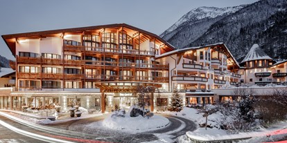 Hochzeit - Art der Location: Hotel - Tiroler Oberland - Das Central - Winteraufnahme - Das Central - Alpine. Luxury. Life.