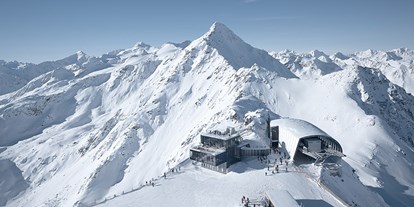 Hochzeit - Umgebung: in den Bergen - Tirol - Heiraten im ice Q auf 3.048 m Seehöhe am Gipfel des Gaislachkogls
© Markus-Bstieler - ice Q