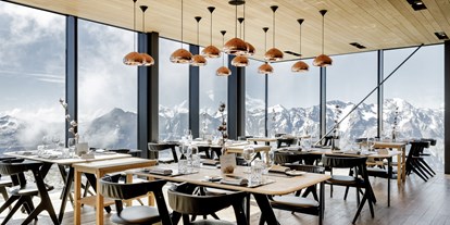 Hochzeit - Umgebung: in den Bergen - Tirol - Heiraten im ice Q auf 3.048 m Seehöhe am Gipfel des Gaislachkogls © Rudi Wyhlidal - ice Q