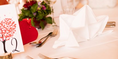 Hochzeit - Umgebung: im Park - Grafenegg - Tischdekoration - Hotel-Restaurant Öhlknechthof