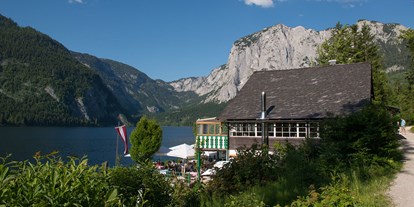 Hochzeit - Umgebung: am See - Steiermark - Heiraten im Strandcafe Altaussee.
Foto © sabinegruber.net - Strandcafe Restaurant