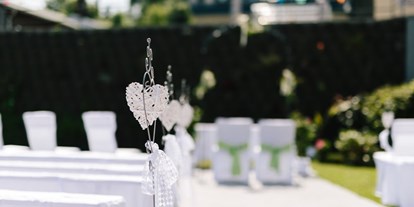 Hochzeit - Hochzeits-Stil: Modern - Zwickau - Outdoor-Hochzeit Mittel-BAR, freie Trauung, draußen - Mittel-BAR Schönheide