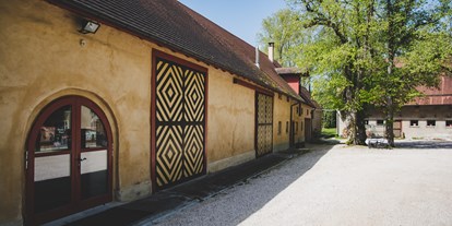 Hochzeit - Art der Location: im Freien - Bad Schussenried - Festscheune - Schloss Grüningen
