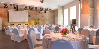Hochzeit - Farbiksaal mit Tageslicht und bodentiefen Fenstern (150 m²) - Lendelhaus & Historische Saftfabrik