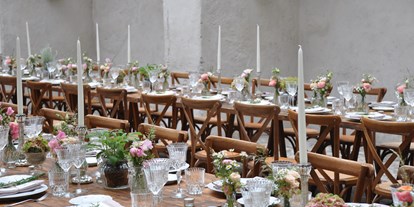 Hochzeit - Umgebung: in Weingärten - Italien - Hochzeit im Landhausstil - Schloss Maretsch