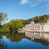 Hochzeitslocation: Schloss Hernstein mit Spiegelung im Teich
Copyright: Peter Hruska
 - Schloss Hernstein