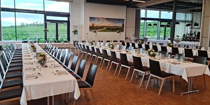 Hochzeit - Umgebung: am Land - Niederösterreich - Hochzeitstafel/ Festsaal - W4 - Wein l Genuss l Kultur