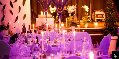 Hochzeit - Garten - Hausruck - Festliche Abendstimmung bei einer Hochzeit in der Kitzmantelfabrik in Vorchdorf.
Foto © greenlemon.at - Kitzmantelfabrik Vorchdorf