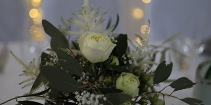 Hochzeit - Art der Location: im Freien - Donauraum - Blumendekoration - Schloss Events Enns