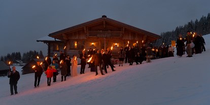 Hochzeit - Art der Location: Wintergarten - Österreich - Eine Fakelwanderung sorgt für einen unvergesslichen Moment bei euer Hochzeit. - Rufana Alp