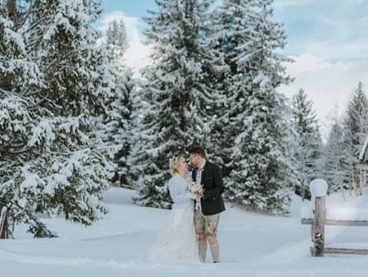 Hochzeit - Hochzeitsessen: 5-Gänge Hochzeitsmenü - Frastanz - Die Rufana Alp bei einer Winterhochzeit. - Rufana Alp