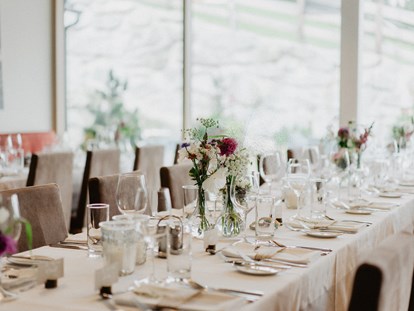 Hochzeit - nächstes Hotel - Wattens - Der Restaurantbereich kann individuell gestaltet werden. Tischpläne helfen bei der Wahl. - Lizum 1600 - Ihre Hochzeitslocation