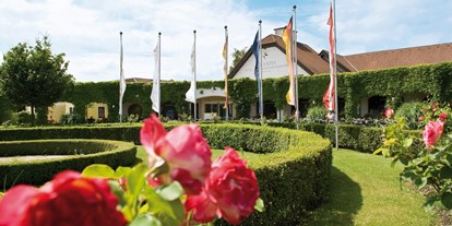 Hochzeit - Umgebung: am Land - Burgenland - Hotelfront - VILA VITA Pannonia