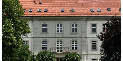 Hochzeit - Preisniveau: günstig - Schwäbische Alb - Schloss Messelhausen, Ansicht vom Park - SCHLOSS MESSELHAUSEN